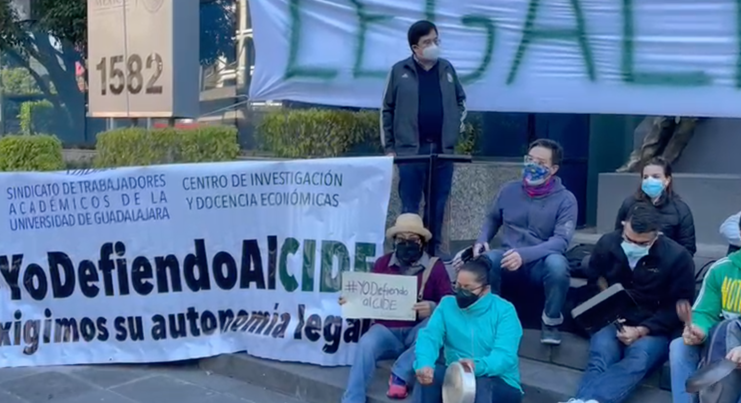 Reconoce Jean Meyer tenacidad de estudiantes del CIDE