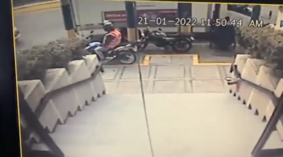 Captan en video agresión en contra del abogado de Morena, Juan Soltero