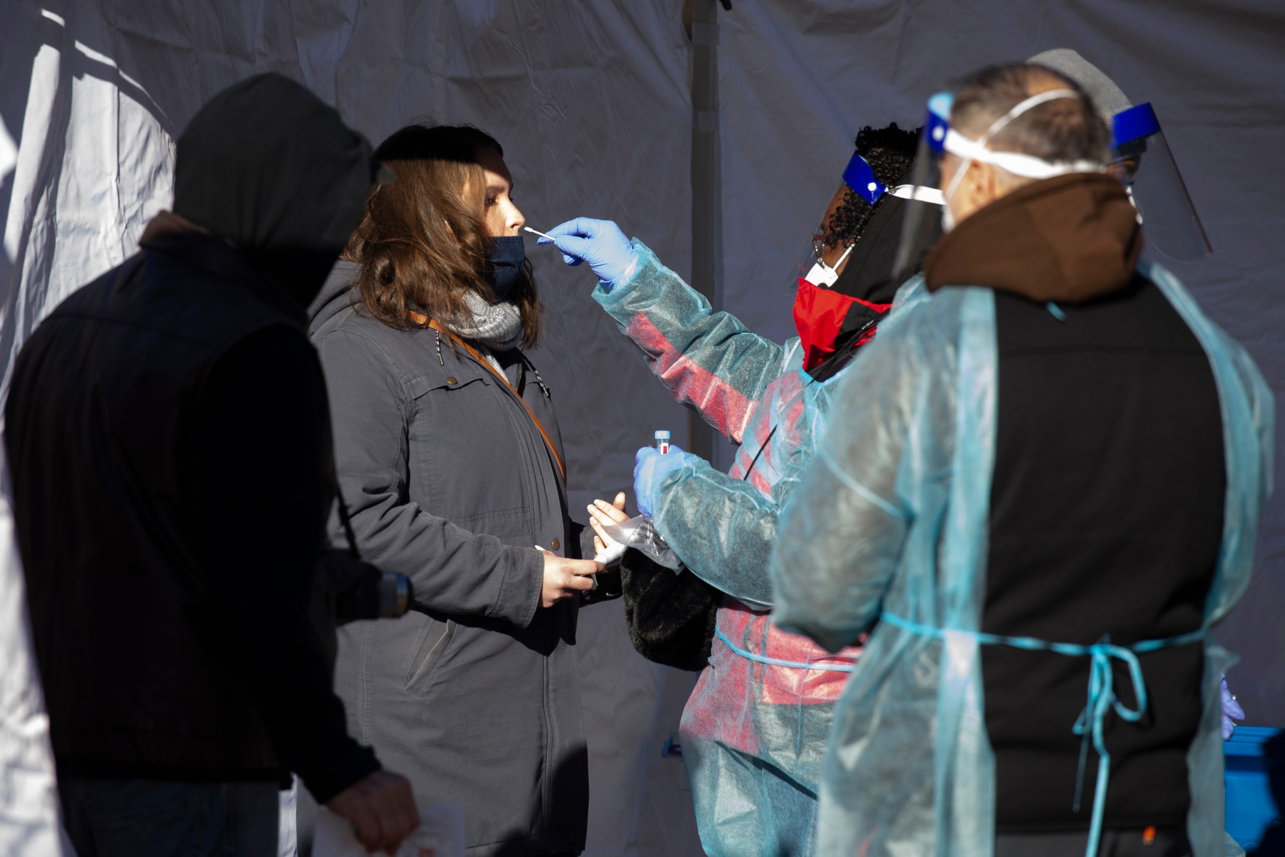 Ómicron retrasa regreso a oficinas en EE.UU.