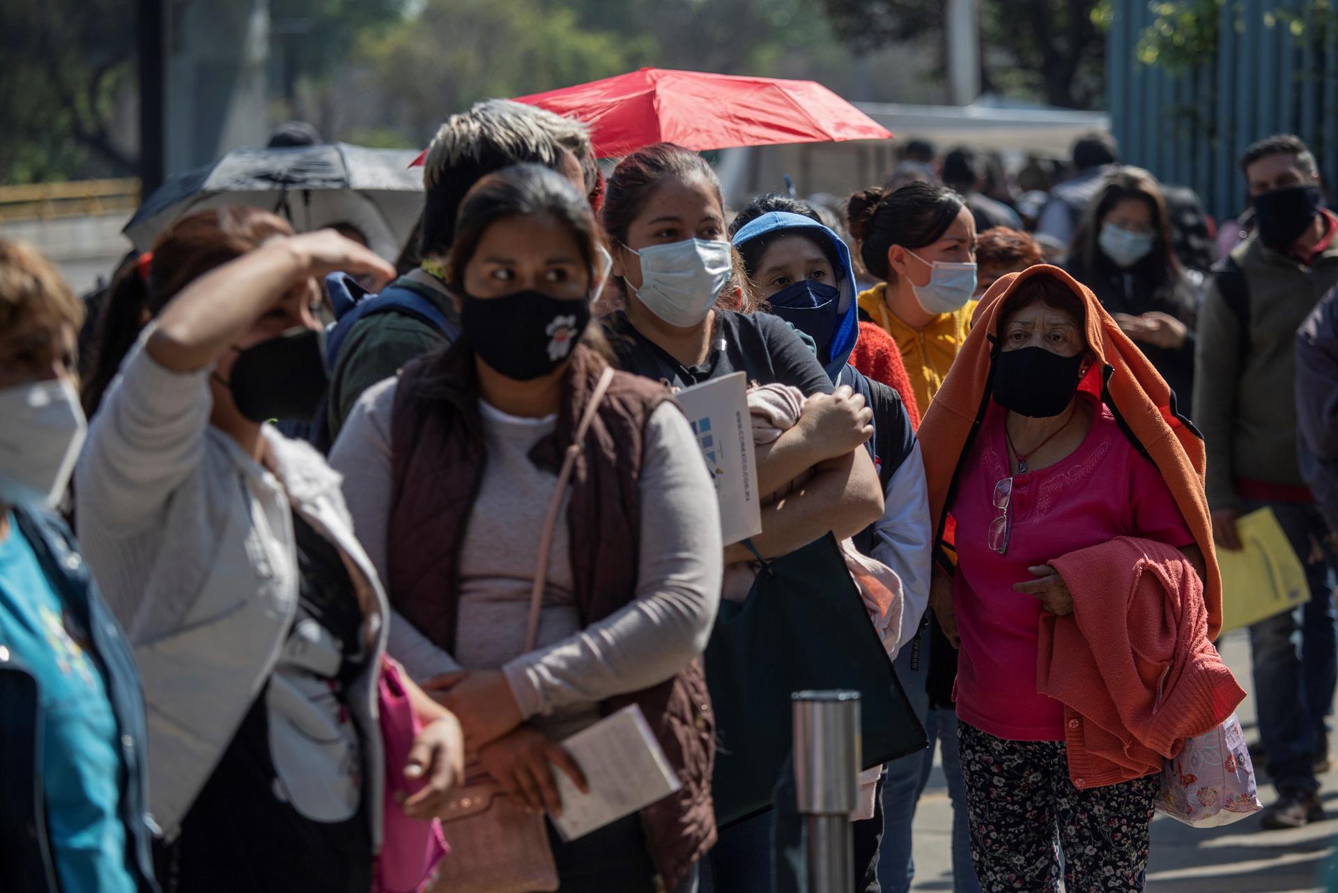 El mundo registra nuevo récord de contagios diarios de COVID-19, con 3.4 millones El mundo registra nuevo récord de contagios diarios de COVID-19, con 3.4 millones