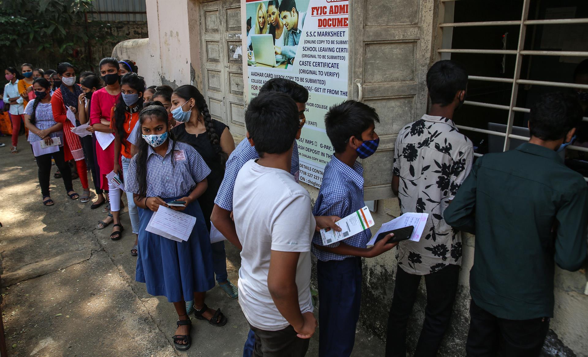 Solo 12 países en el mundo aplicaron cierre estricto en escuelas por ómicron Solo 12 países en el mundo aplicaron cierre estricto en escuelas por ómicron