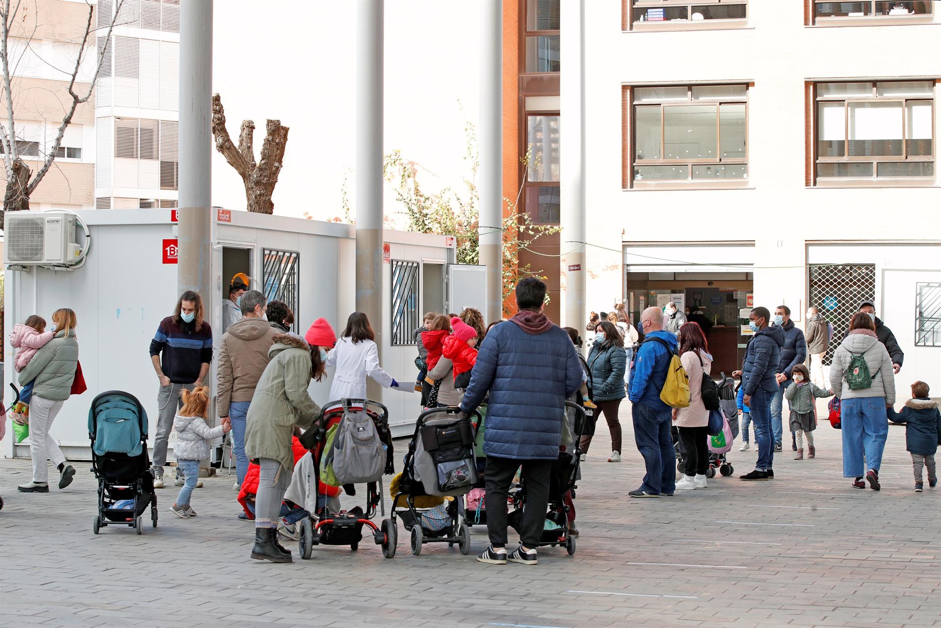 Sexta ola de la pandemia en España comienza a frenarse Sexta ola de la pandemia en España comienza a frenarse