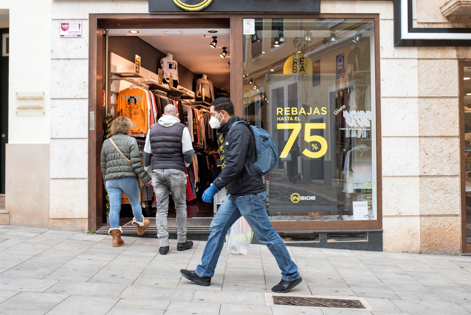 España suma más de 370 mil nuevos contagios por COVID-19