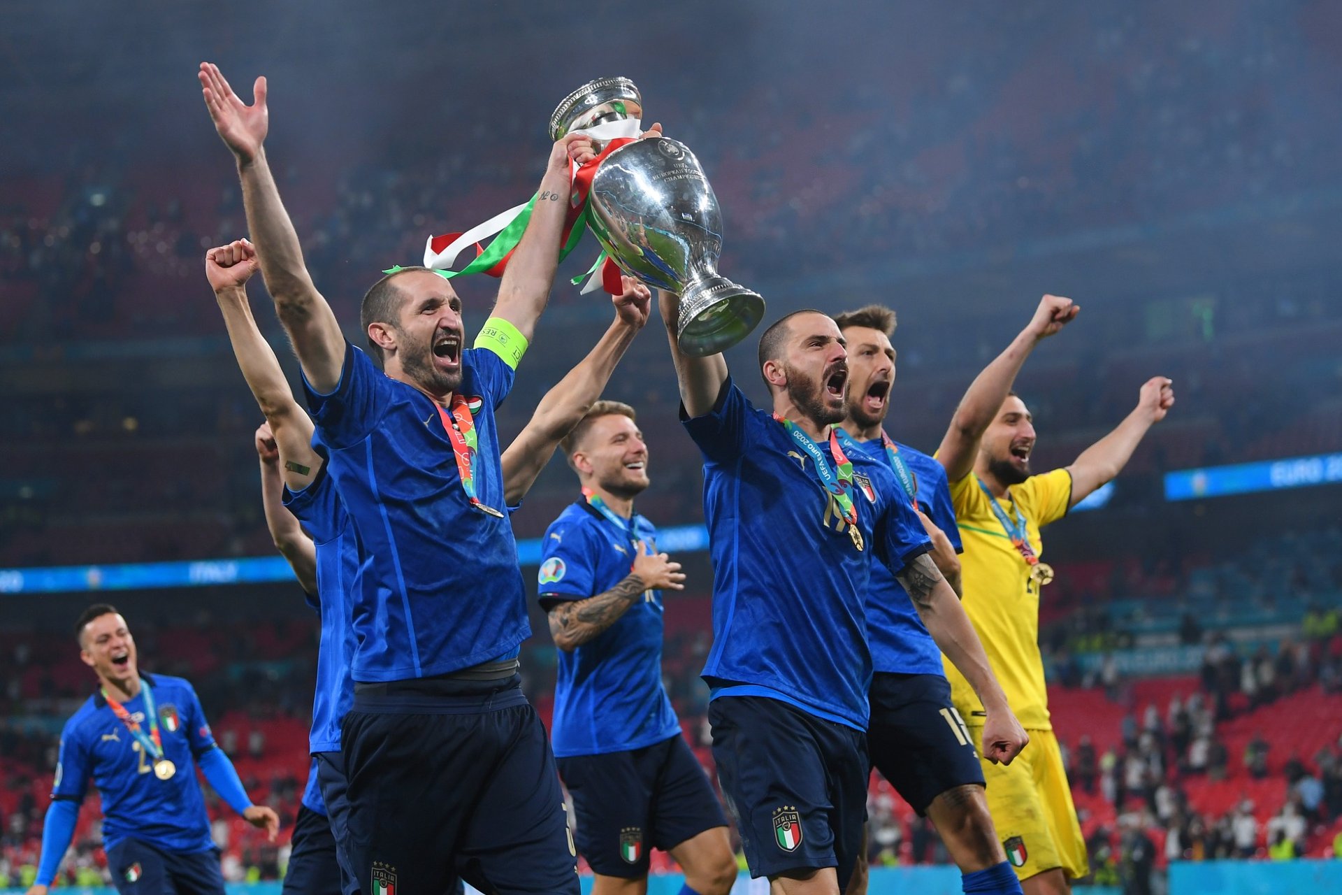 Infantino propone también que Eurocopa sea cada dos años