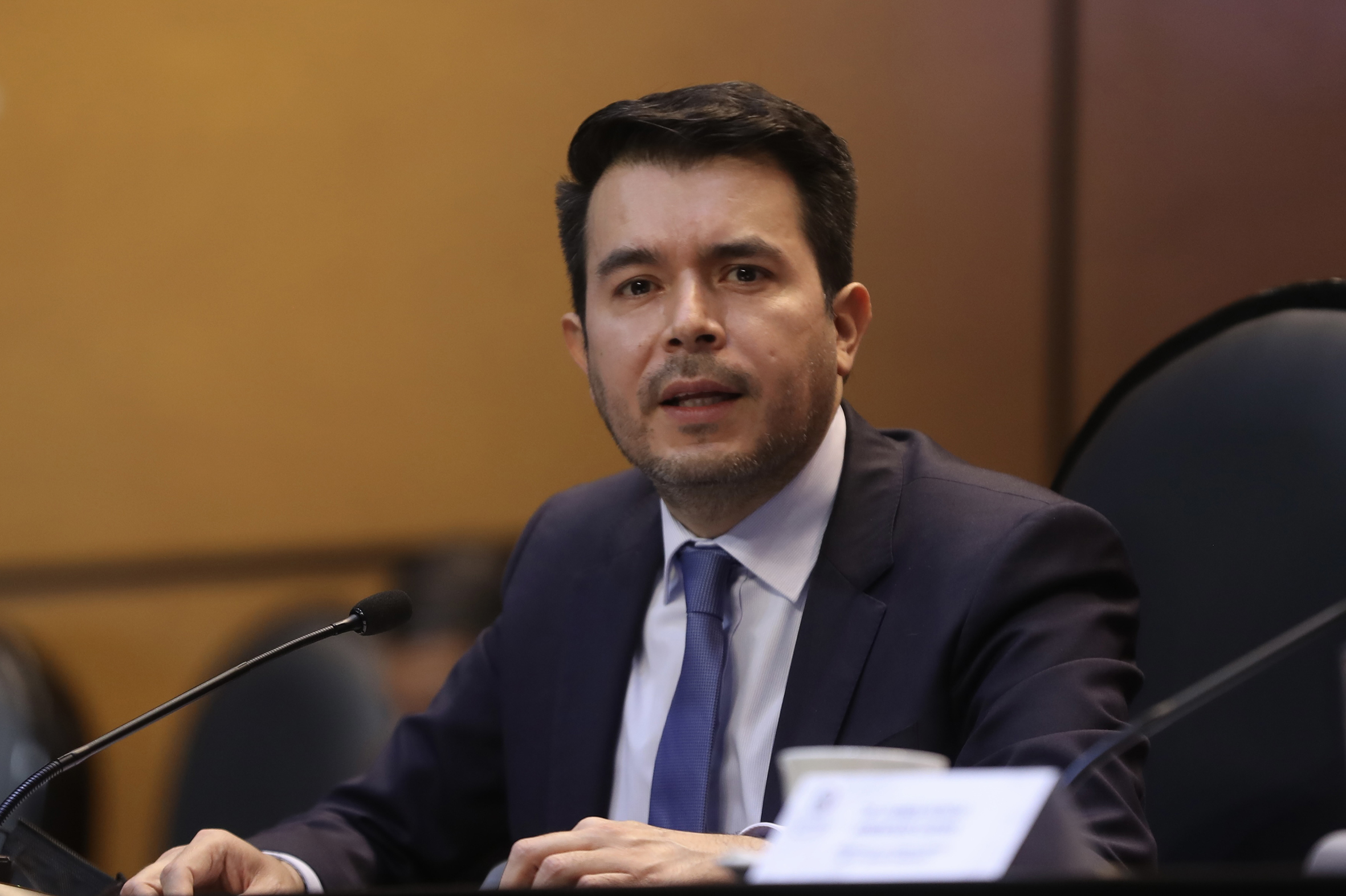 Ratifican en comisiones a Félix Arturo Medina como procurador fiscal de la Federación