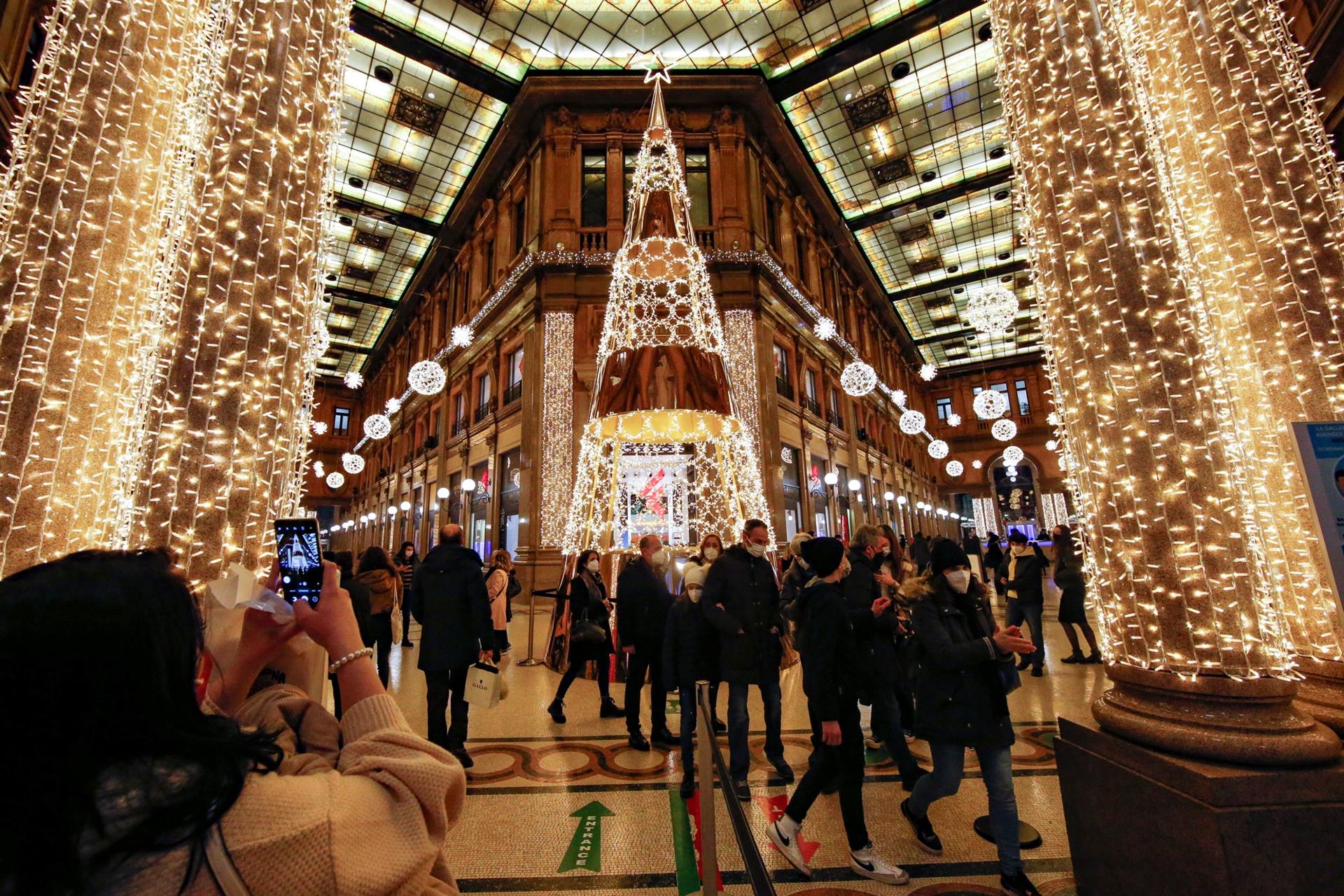 Italia registra 141 mil 262 nuevos casos de COVID-19 y 111 muertos