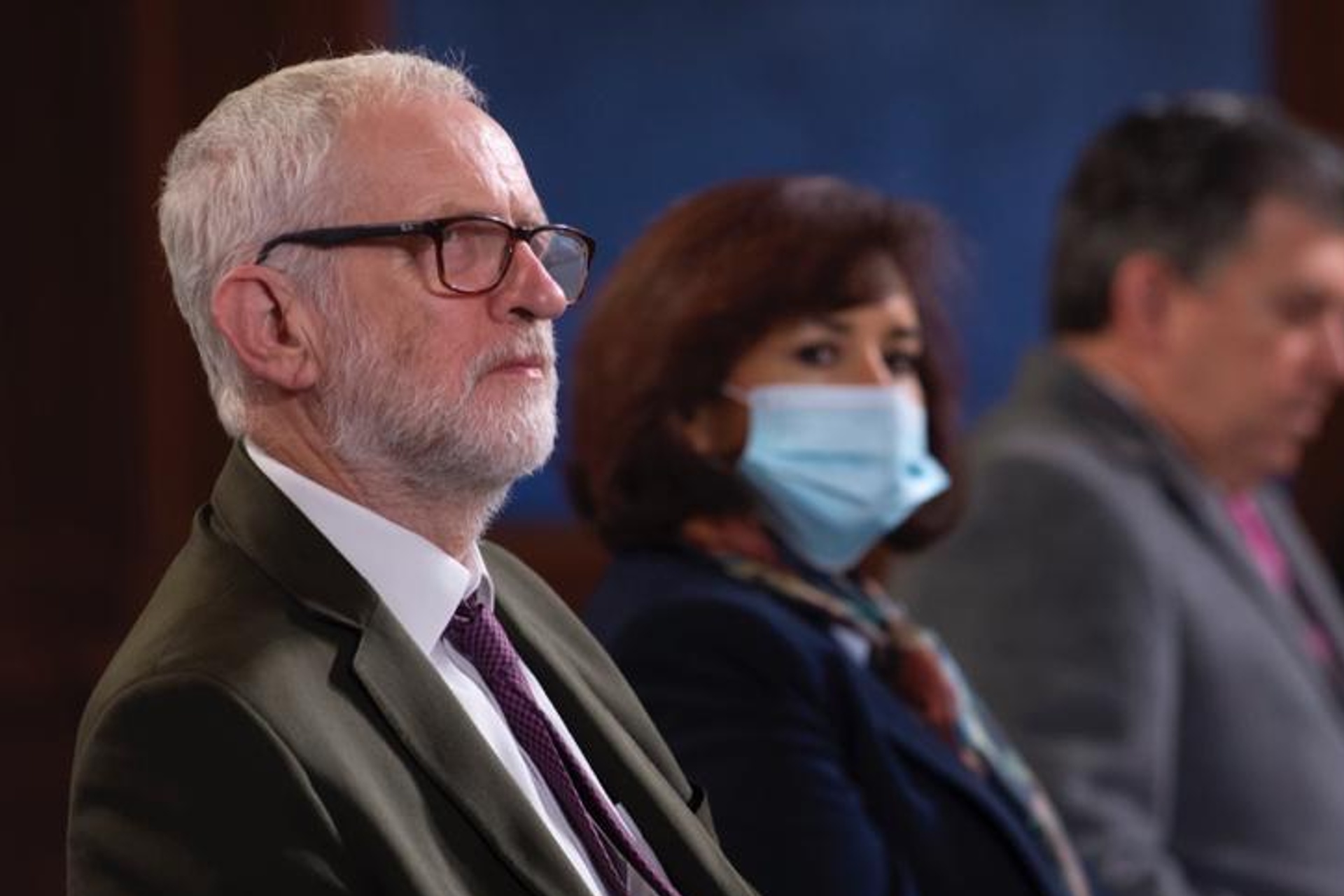 Exlíder laborista Jeremy Corbyn aplaude gestión de AMLO