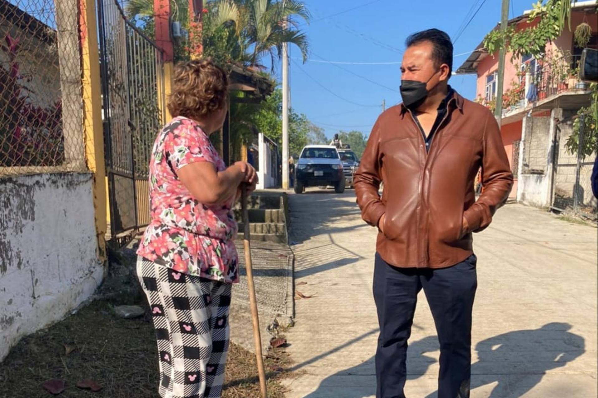 #Video Sujeto agrede a alcalde de Chalma, Veracruz, por quitar reja