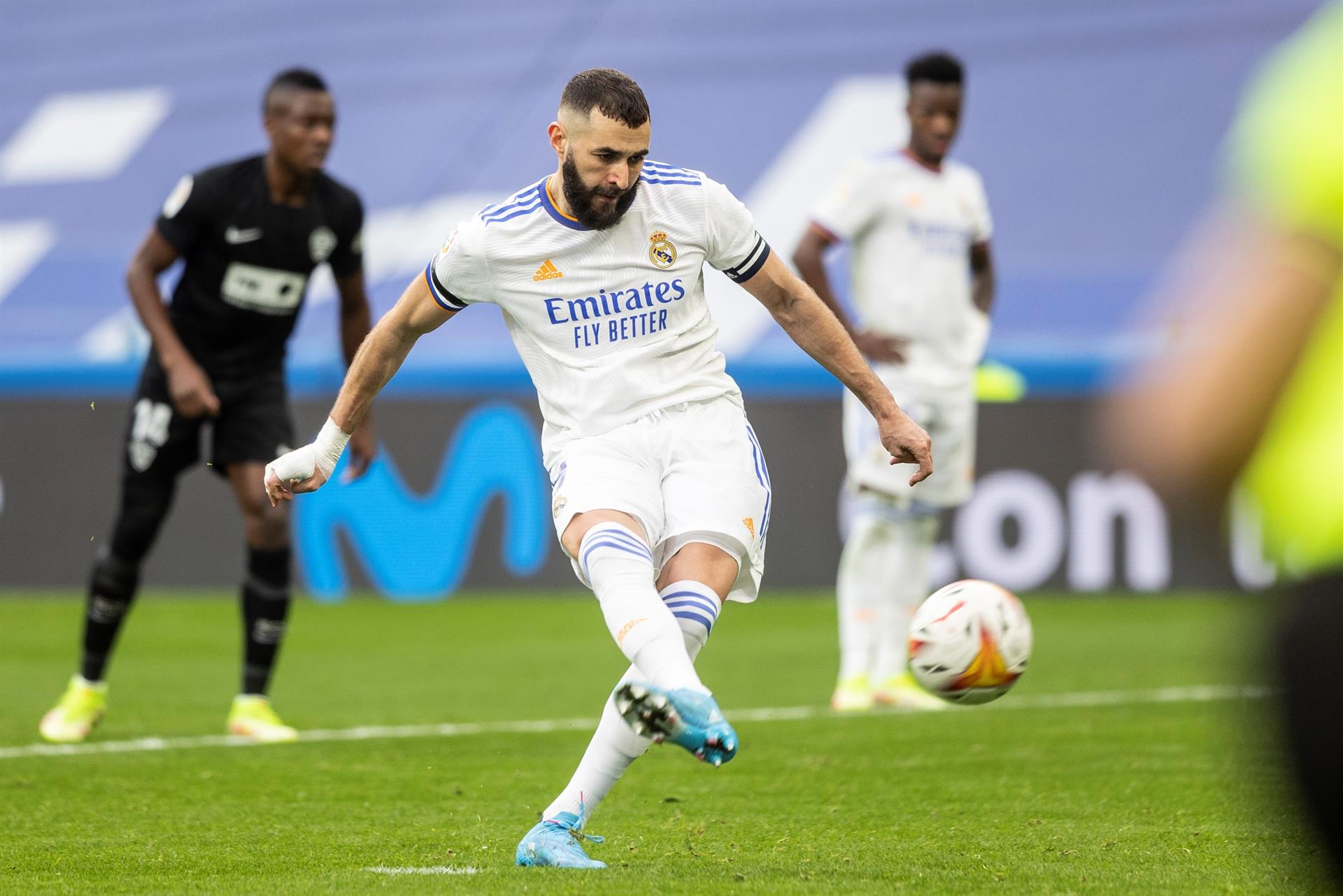 Roban en casa de Benzema mientras jugaba contra el Elche