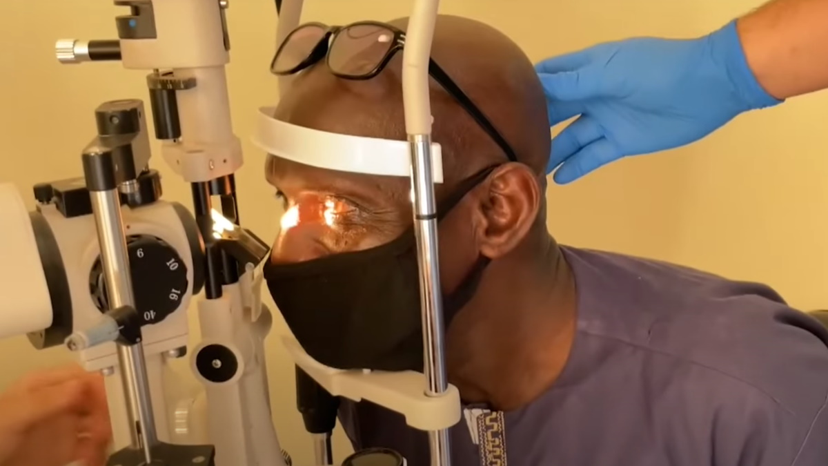 Devolver la vista a mil personas en cinco días, el reto de Elena Barraquer en Senegal