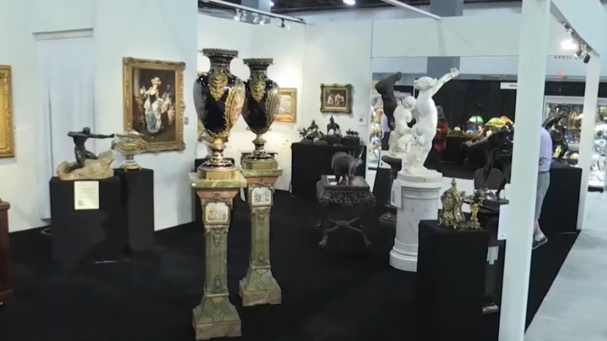 La “cueva del tesoro” de Miami Beach abre con antigüedades a gusto de todos