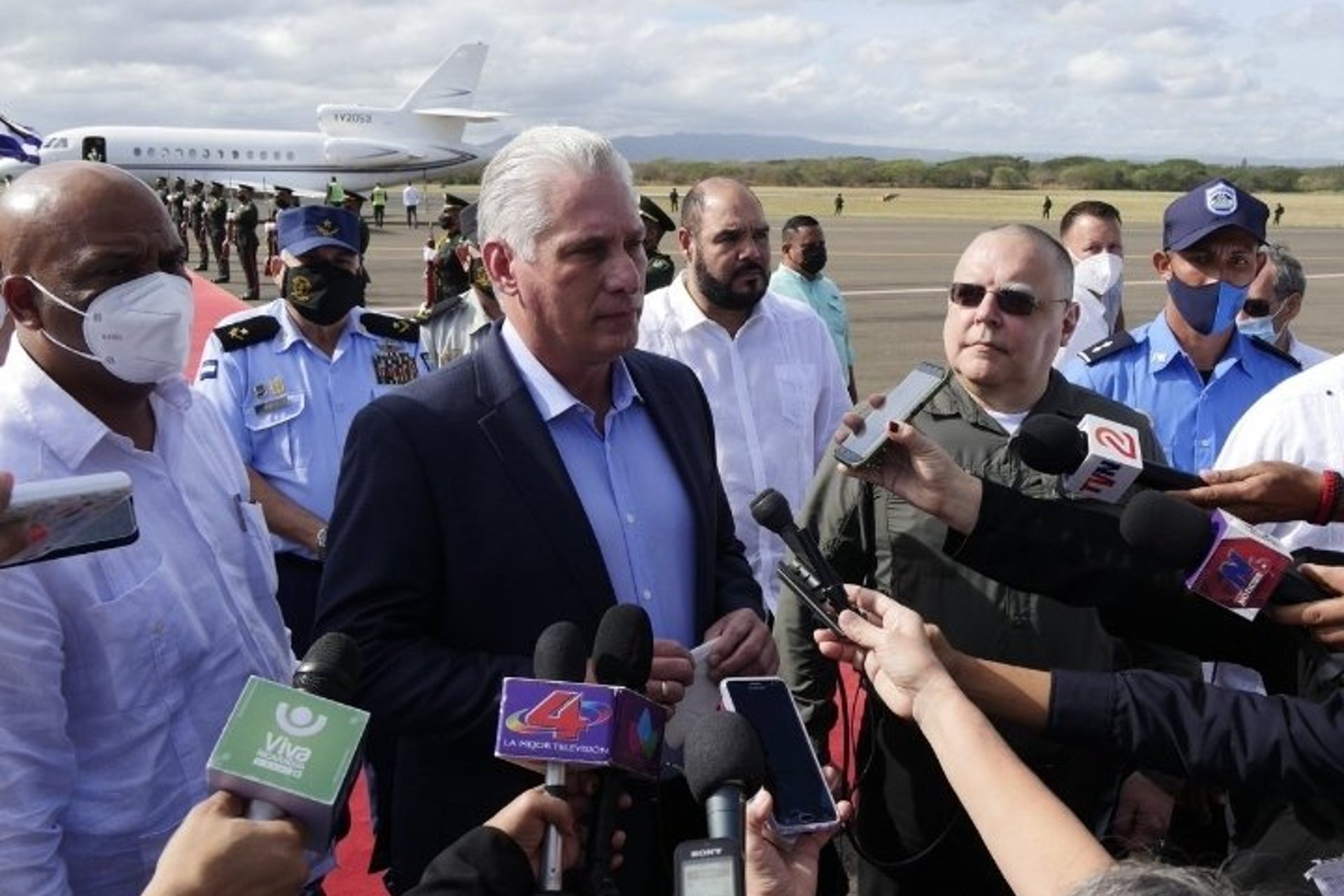 Díaz-Canel llega a Nicaragua y celebra la “significativa victoria” de Ortega