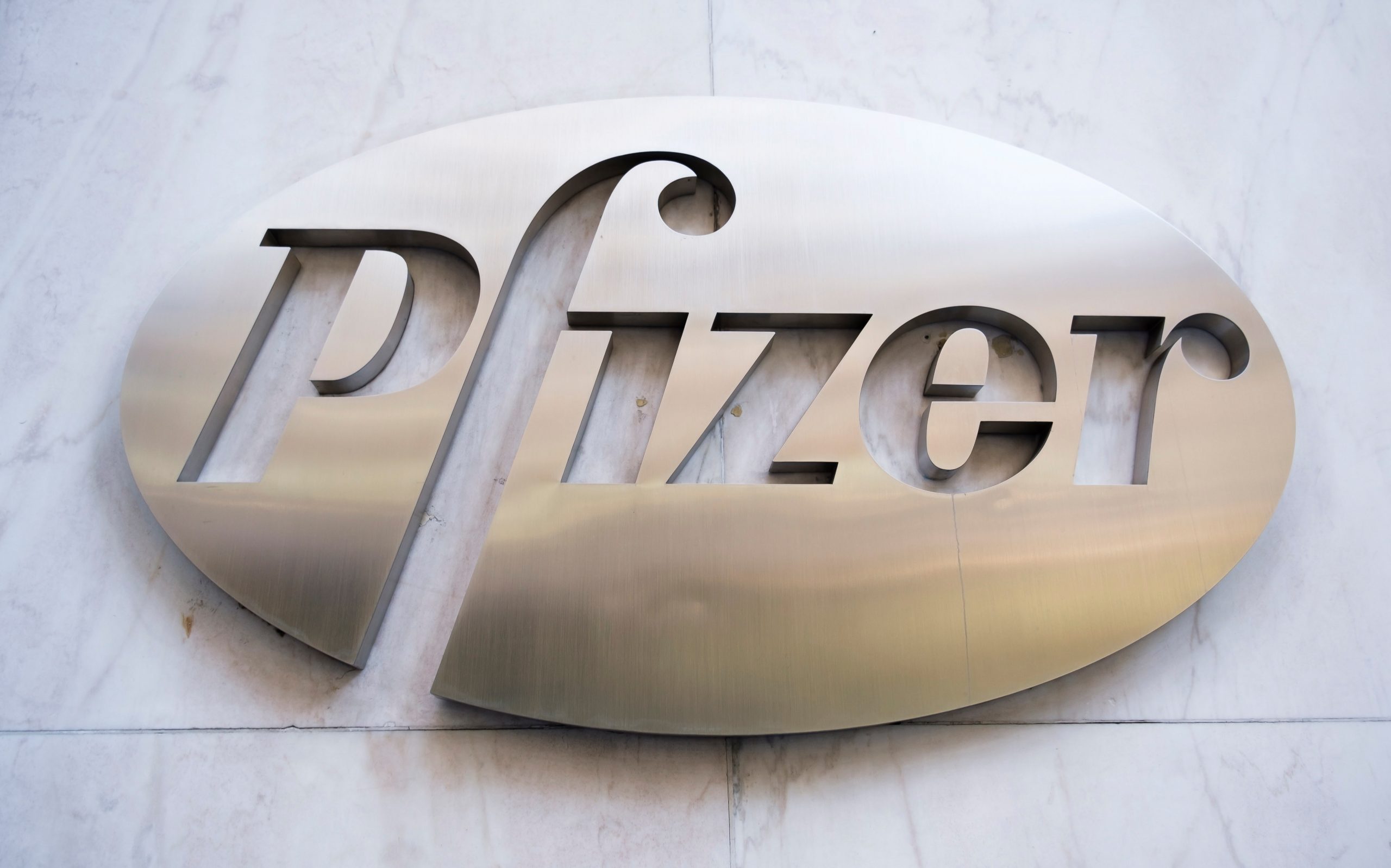 Pfizer asegura que su tratamiento paxlovid es eficaz contra ómicron