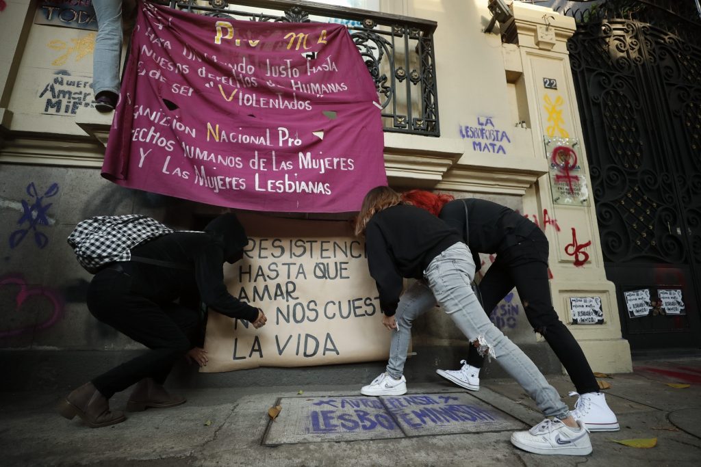 Protestan en Ciudad de México por asesinato de pareja de lesbianas en Chihuahua - protesta-lesbianas1-1024x683