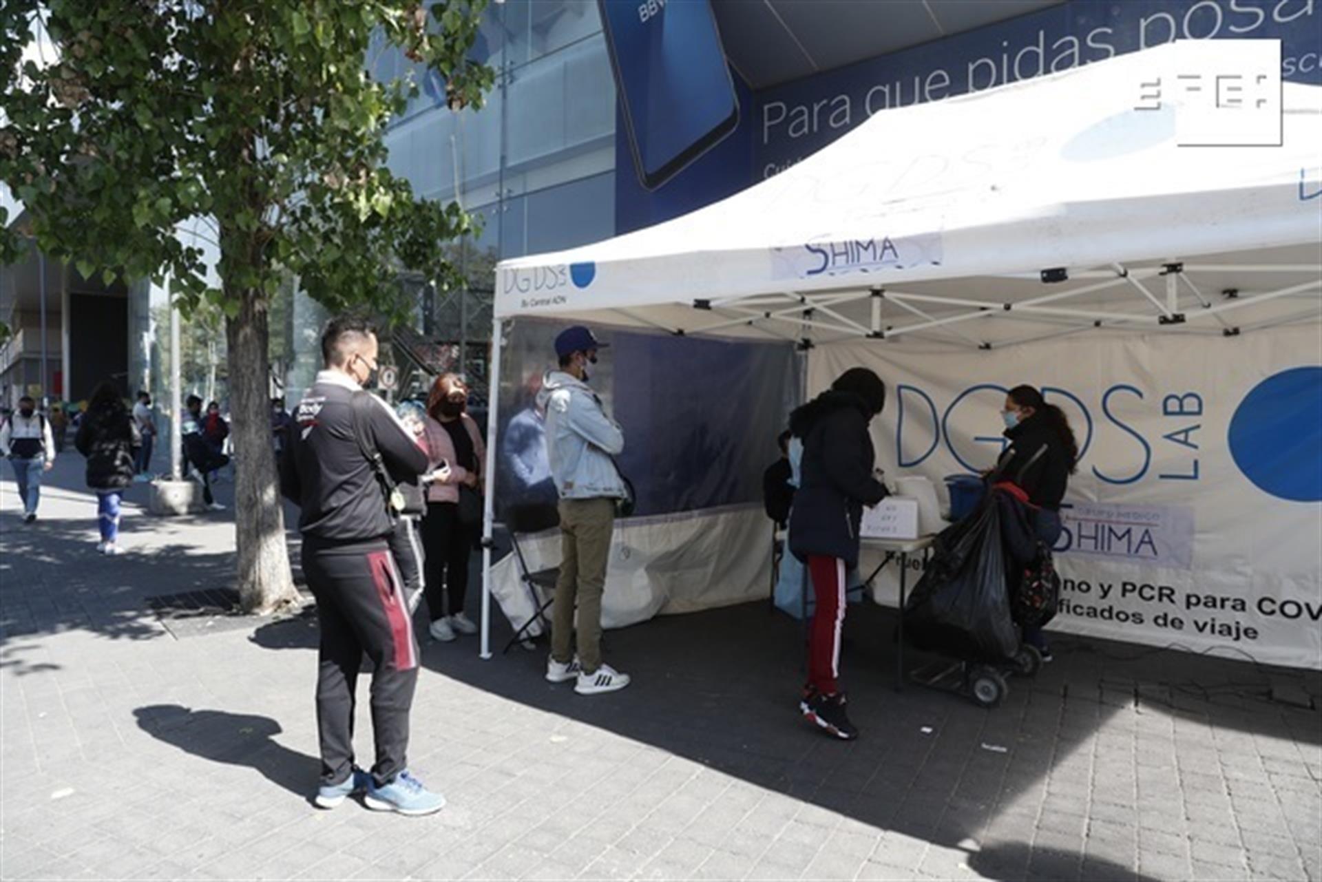 Nueva ola de COVID-19 supera los 2 millones de casos diarios