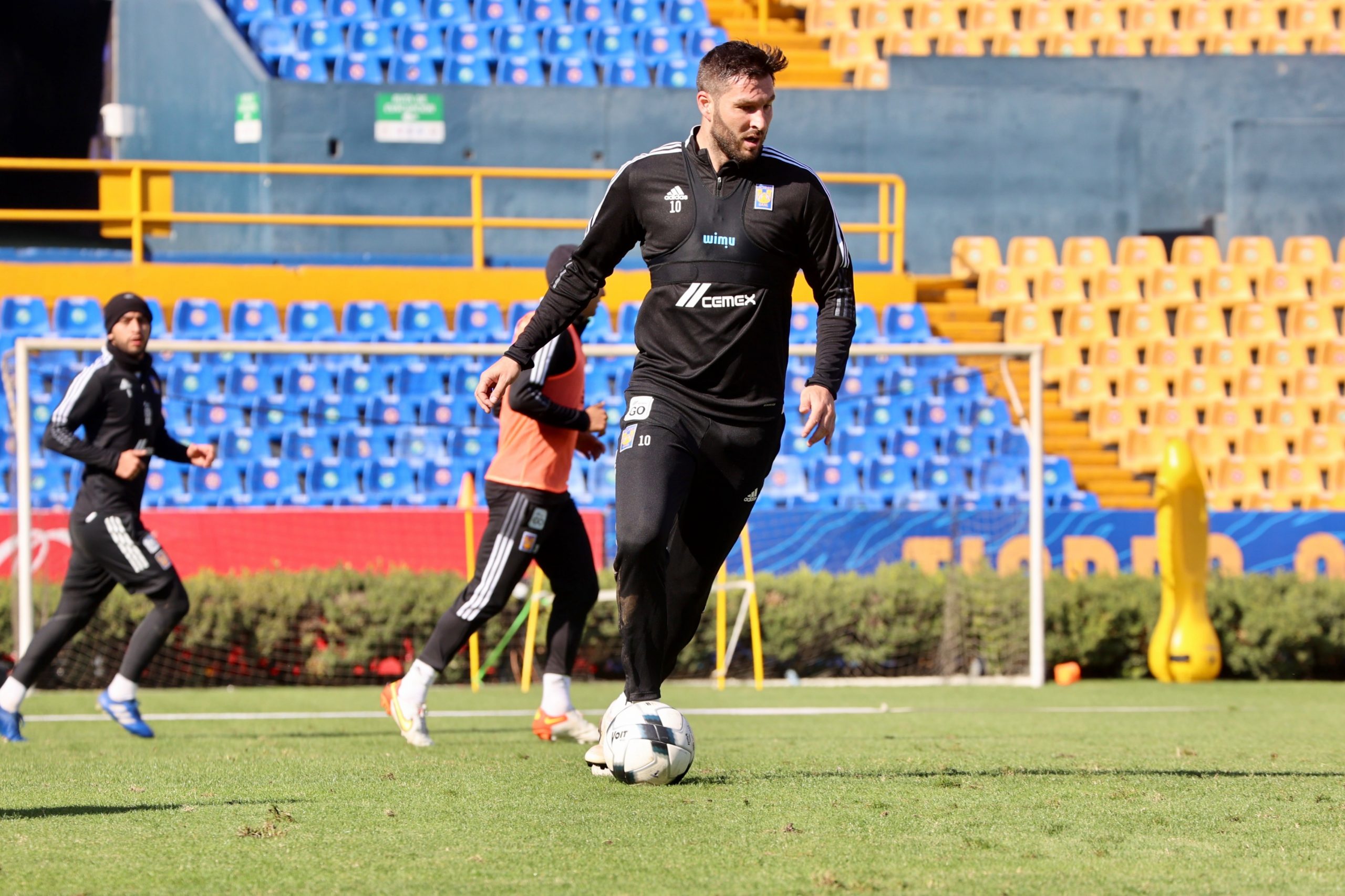 Tigres pospone encuentro contra Santos tras 12 positivos de COVID-19