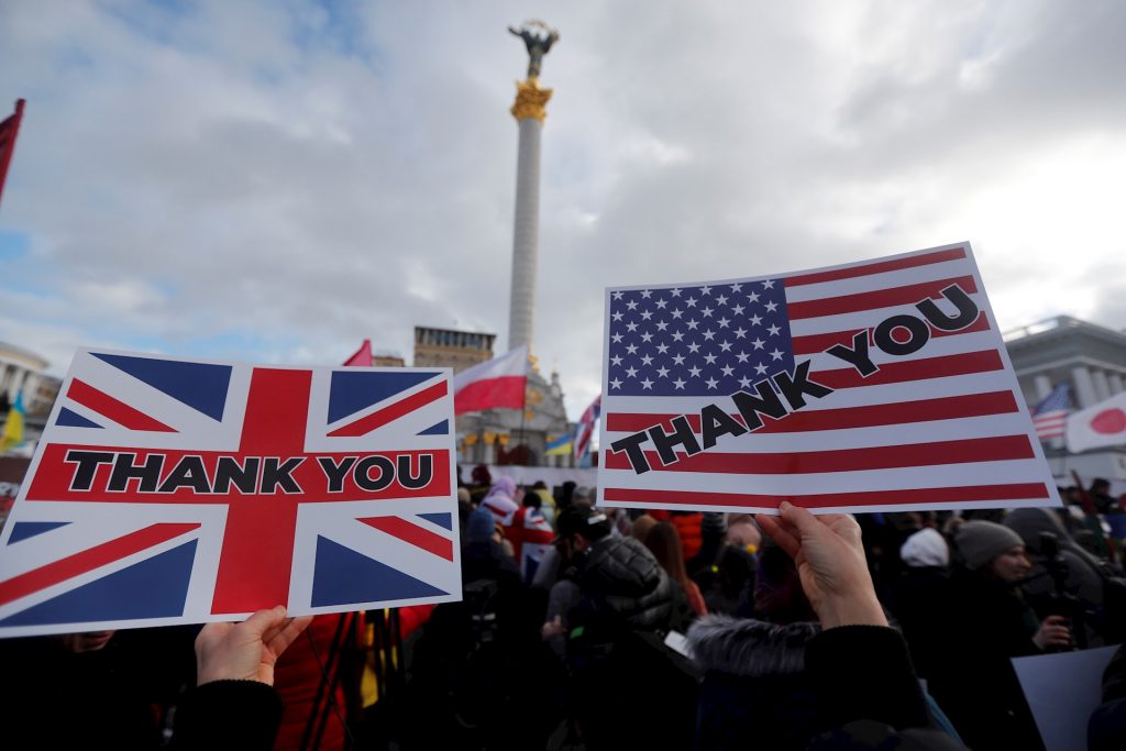 Cientos de ucranianos agradecen en Kiev el apoyo de Occidente - ucrania-kiev-occidente-rusia-3-1024x683