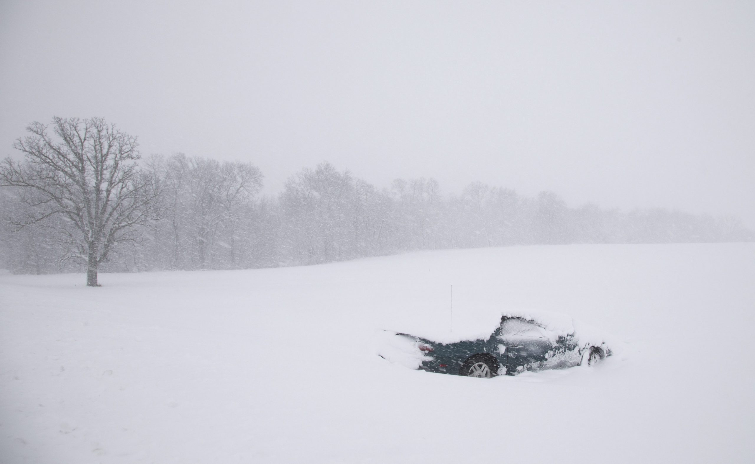 Más de 3 mil 500 vuelos cancelados por nieve en Estados Unidos
