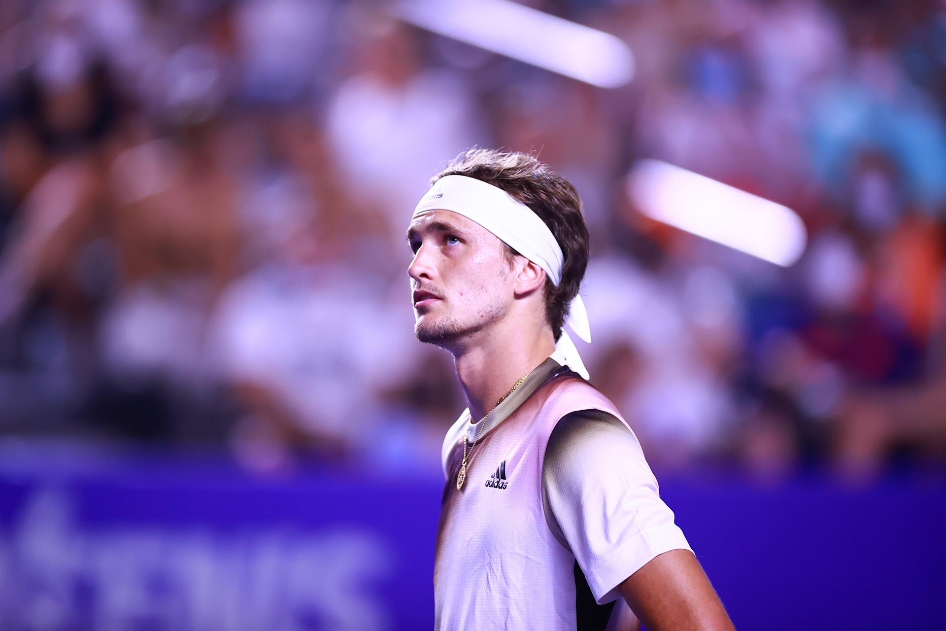 Zverev descalificado por golpear silla del juez en Abierto de Acapulco Zverev descalificado por golpear silla del juez en Abierto de Acapulco