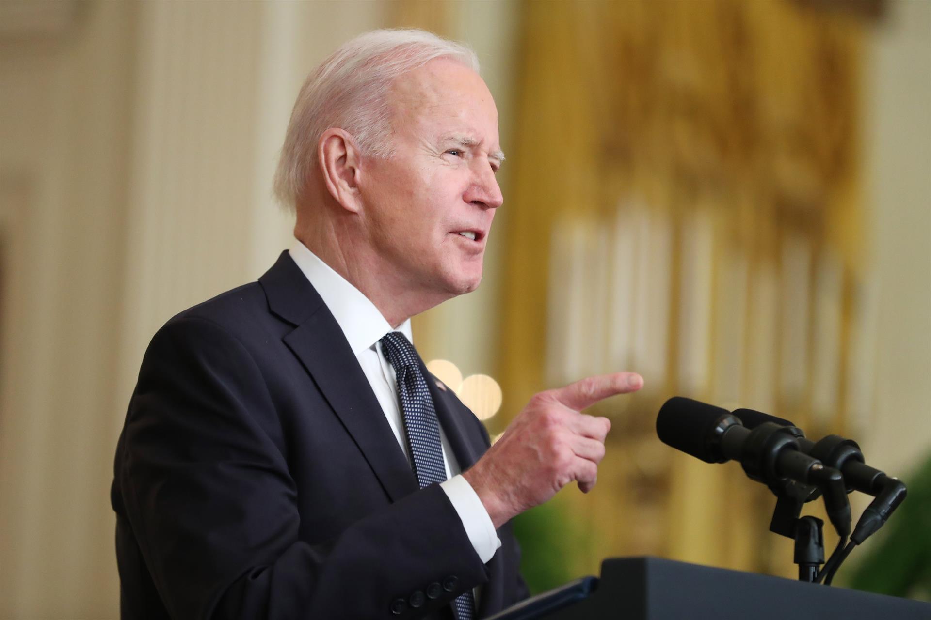 Biden autoriza envío de más soldados y equipo militar a países bálticos