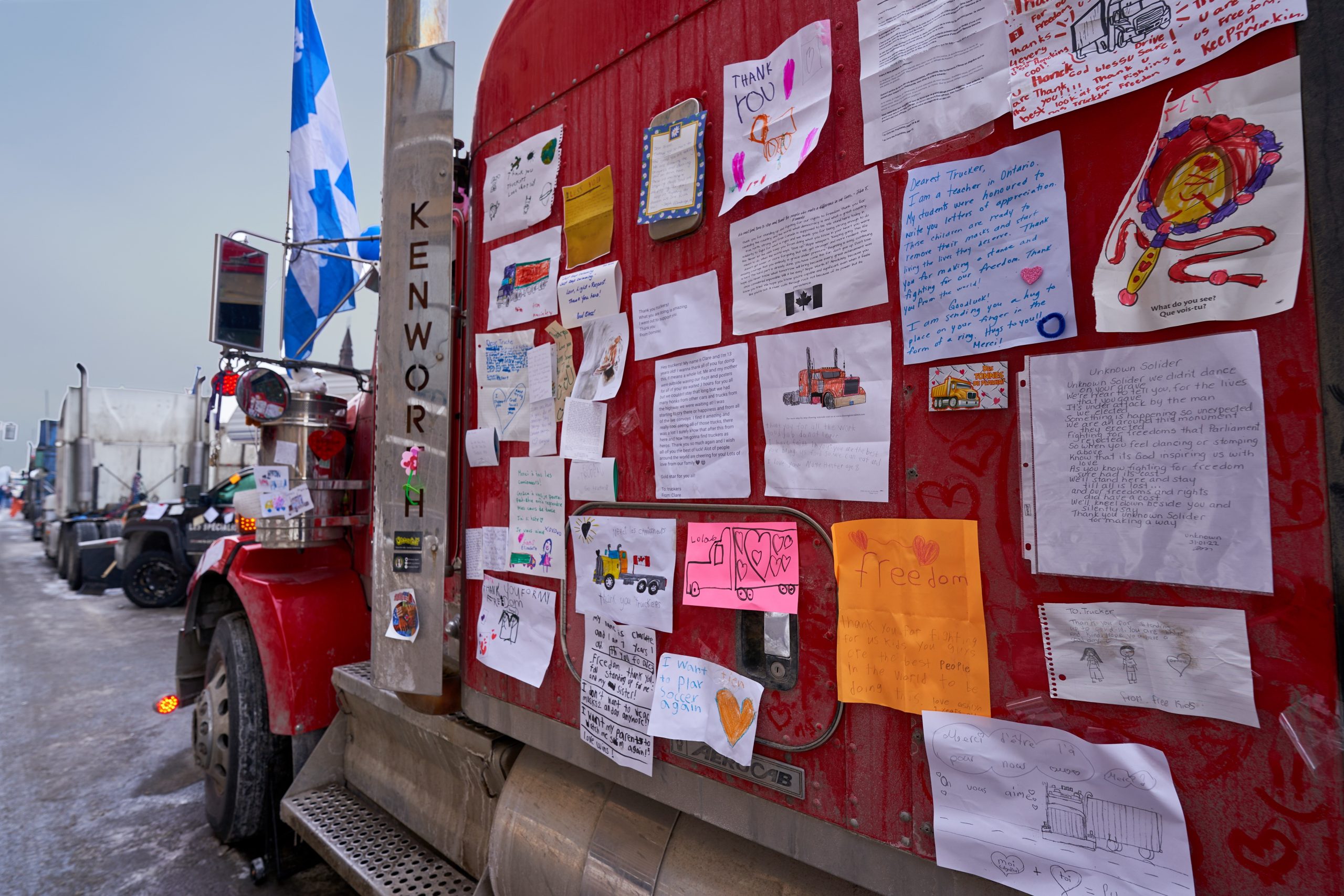 Protesta de antivacunas aumenta en Ottawa y otras partes de Canadá