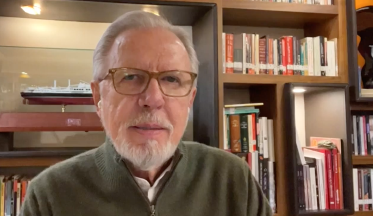 Los muertos por los abrazos y no balazos Los muertos por los abrazos y no balazos