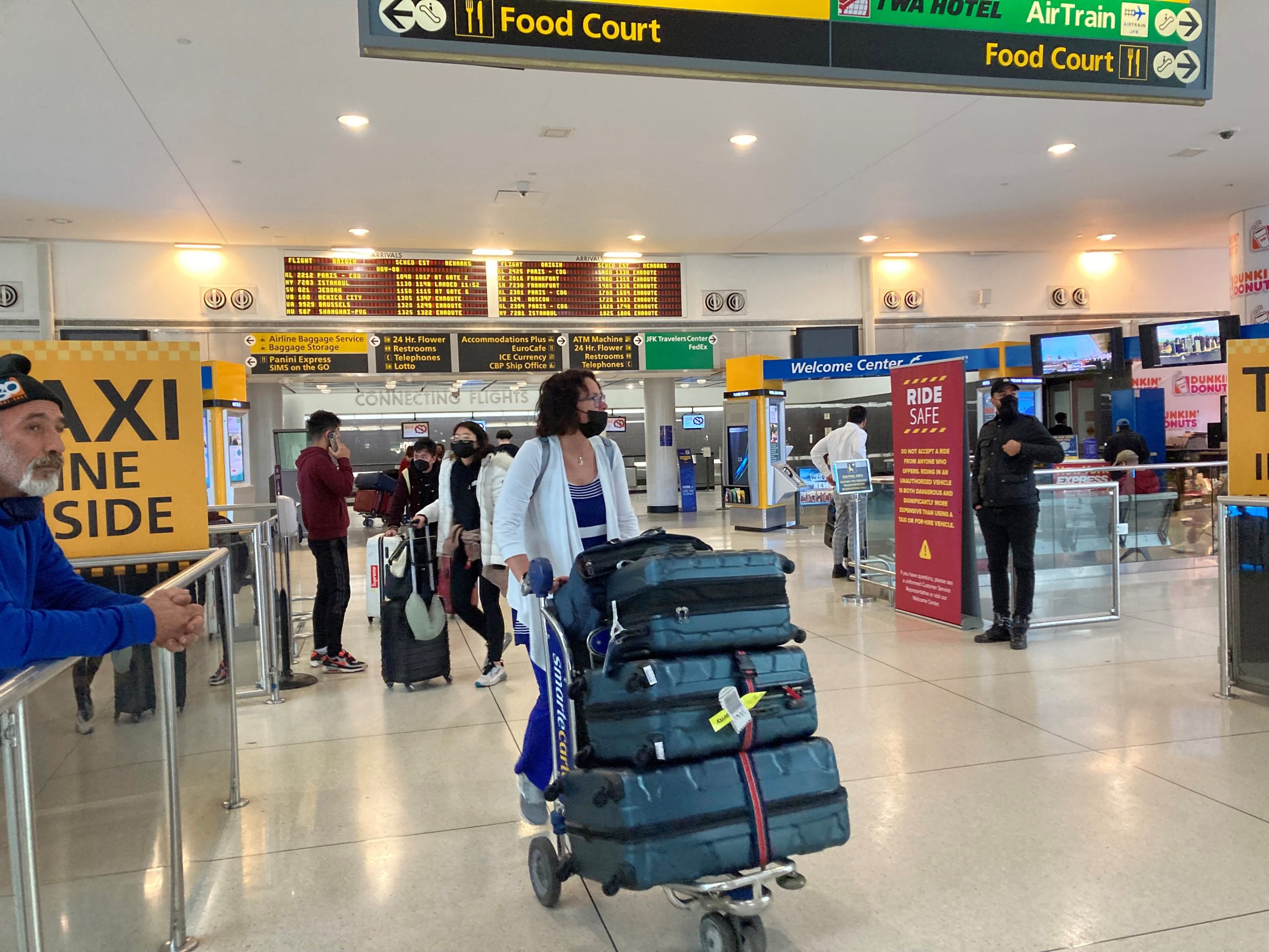 Aerolíneas piden a Biden que elimine pruebas de COVID-19 para entrar a EE.UU.