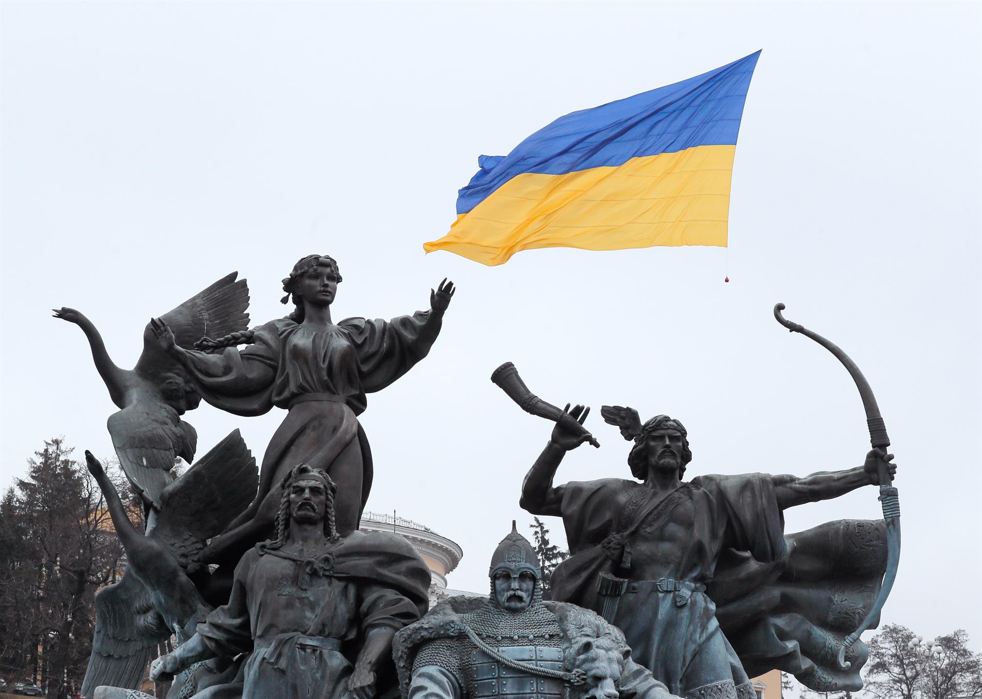 Presidente asegura que Ucrania no ha percibido la retirada de tropas rusas