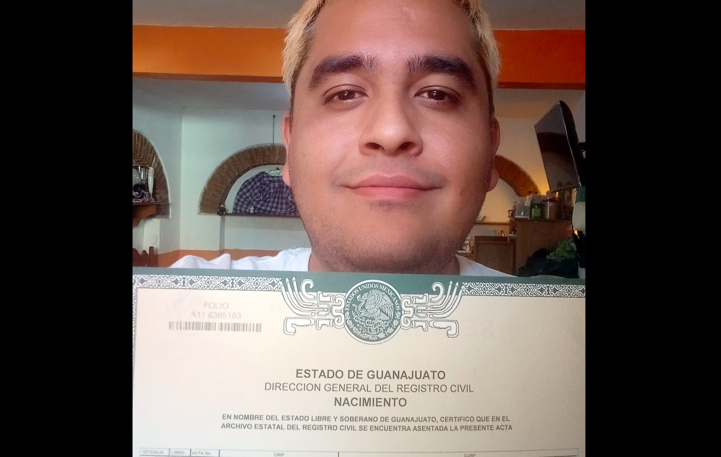 Guanajuato entrega por primera vez acta de nacimiento con género no binario