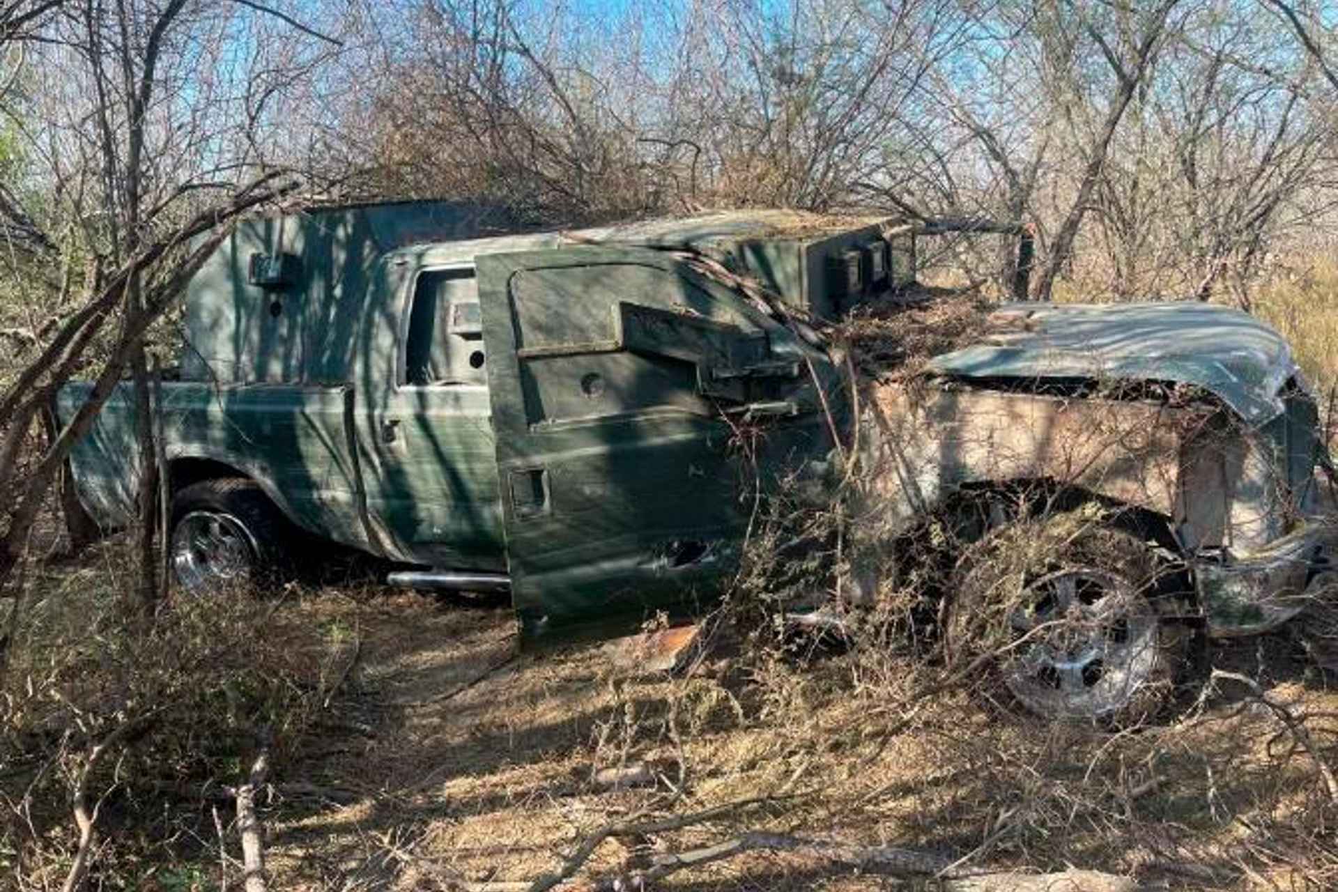 Aseguran arsenal, vehículos y equipo en zona Ribereña de Tamaulipas
