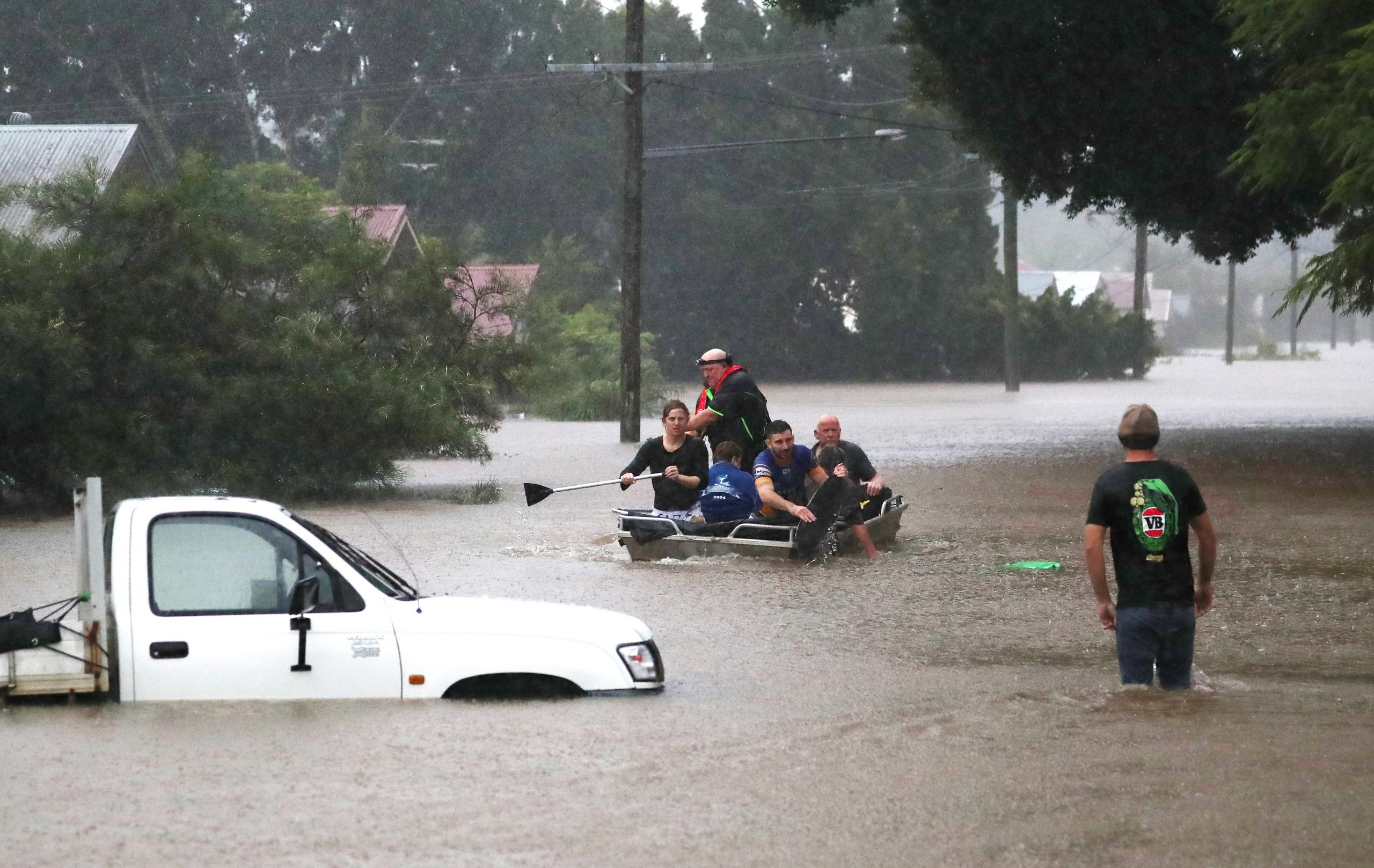 Ordenan desalojo de 40 mil personas por inundaciones en Australia