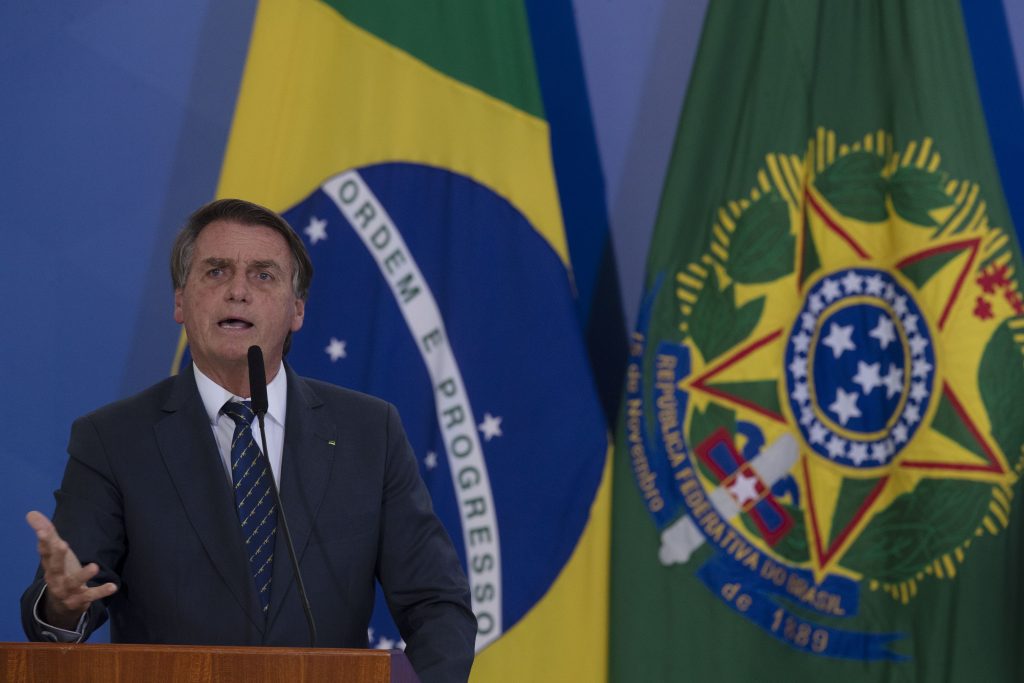 Lula propone volver a desarmar a la población - jair-bolsonaro-1-1024x683