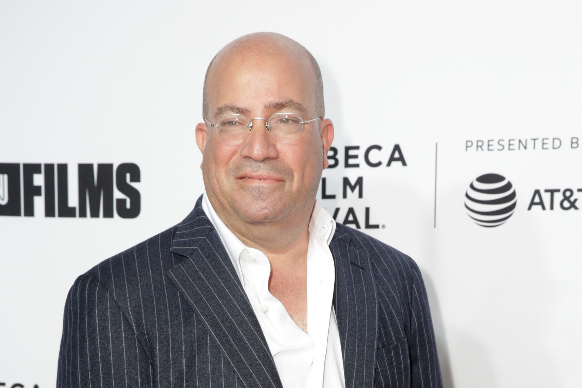 Presidente de CNN dimite tras descubrirse una relación con otra directiva