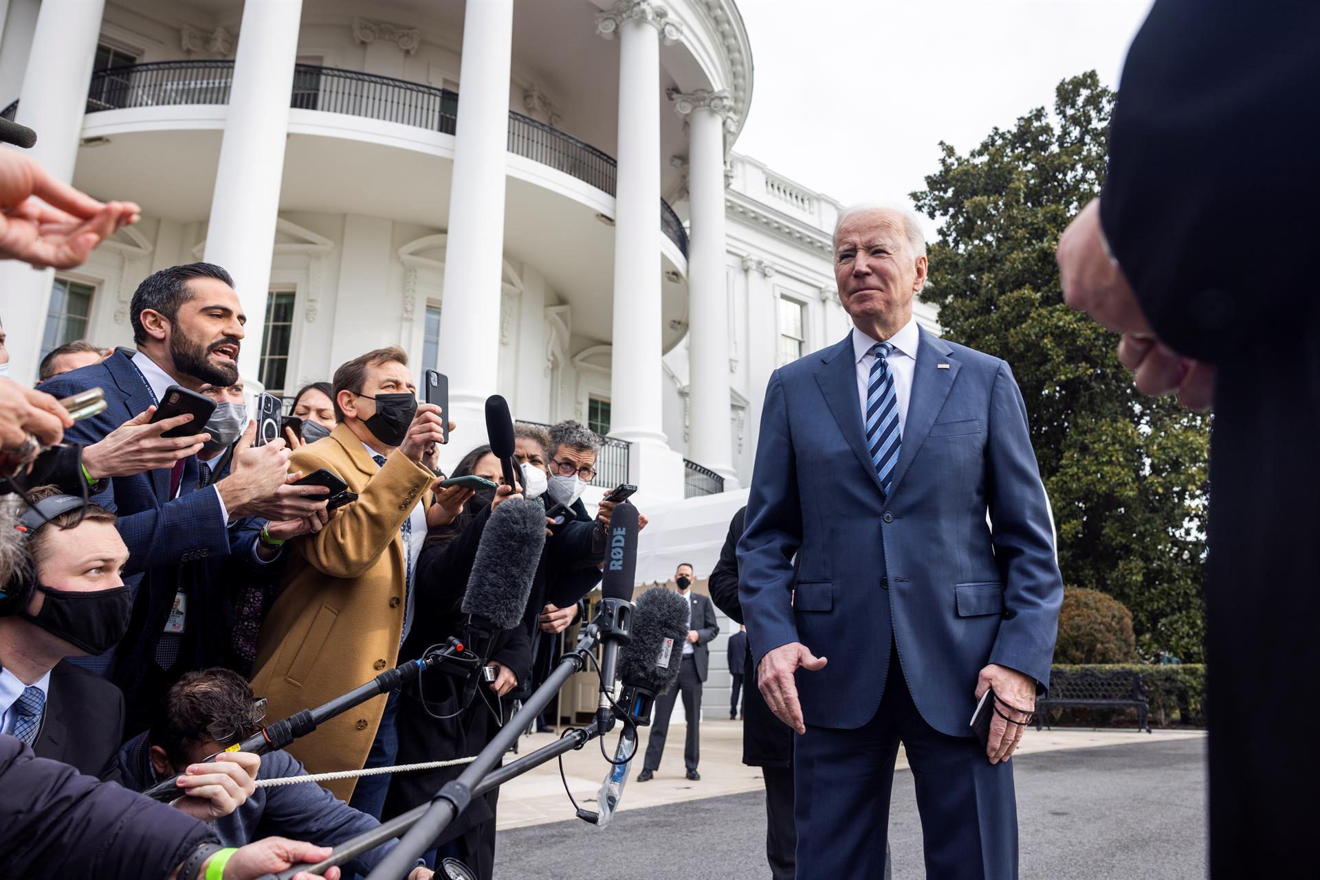 Biden cree que invasión rusa a Ucrania se puede producir en “días”