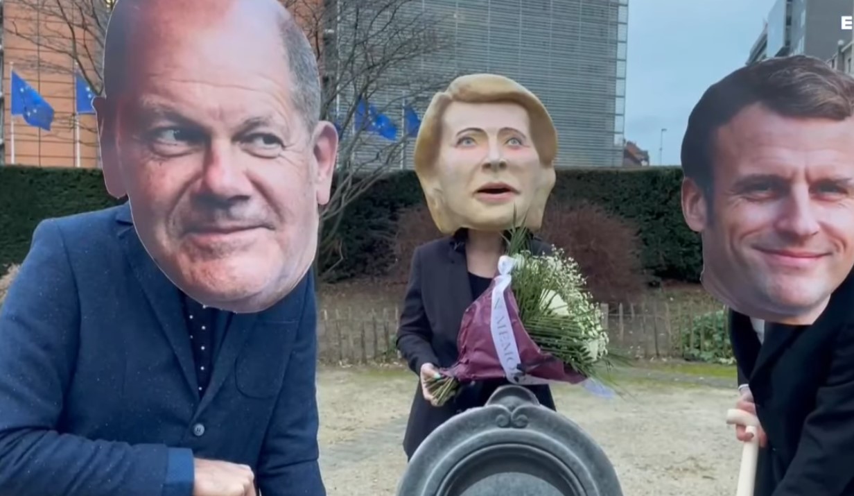 ONG personifica a Von der Leyen, Macron y Scholz para denunciar gas y nuclear