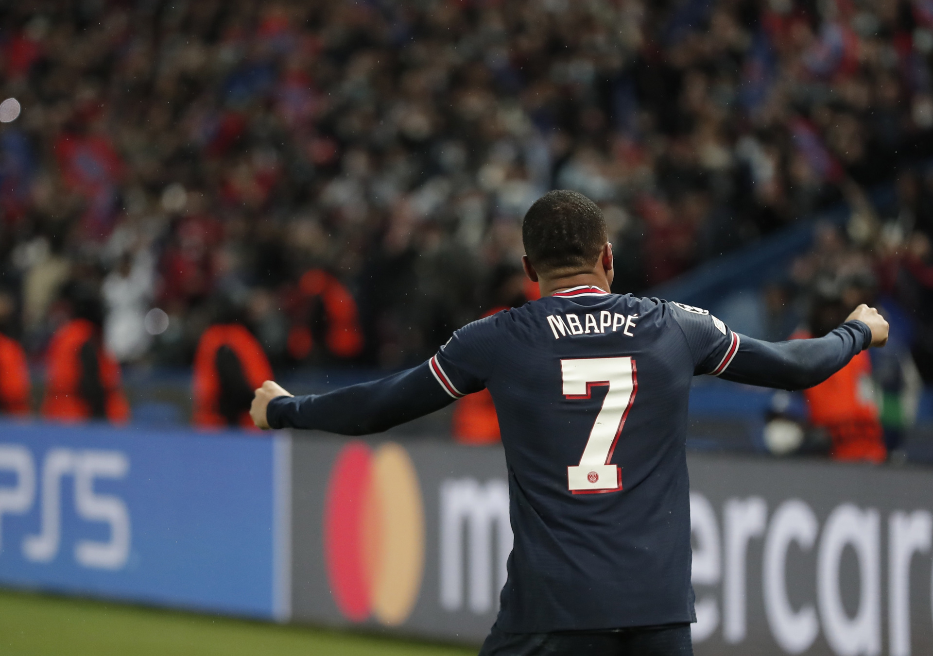 Mbappé la figura del PSG en el triunfo ante Real Madrid