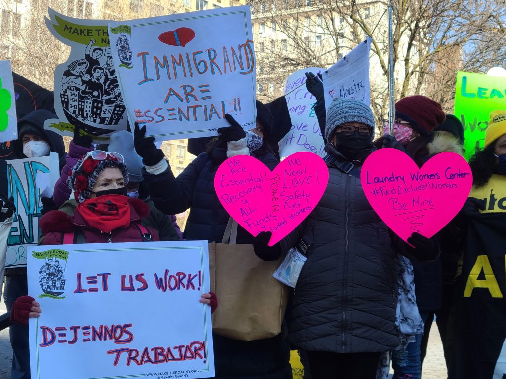 Migrantes piden medidas políticas como "muestras de amor" por San Valentín - migrantes-nueva-york1-1024x768