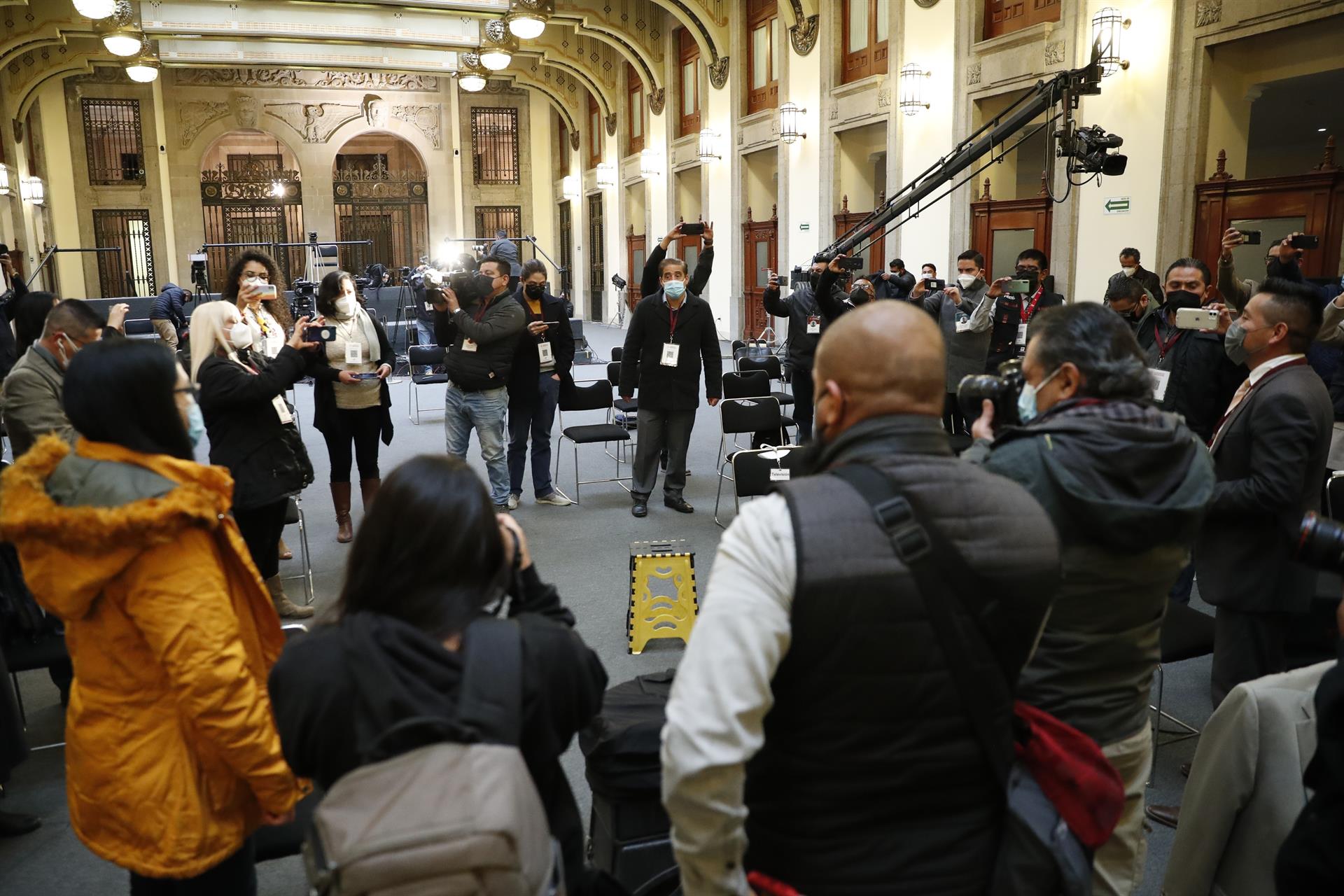 Reporteros deciden no seguir con ‘mañanera’ en protesta por periodistas asesinados Reporteros deciden no seguir con ‘mañanera’ en protesta por periodistas asesinados