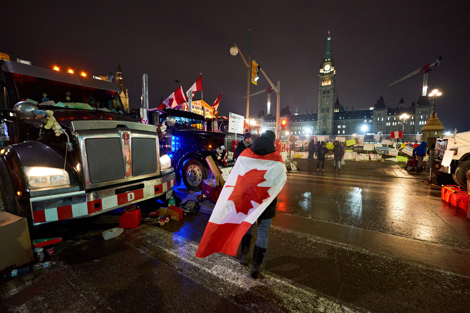 “No nos vamos”, declaran desafiantes los manifestantes antivacunas en Canadá “No nos vamos”, declaran desafiantes los manifestantes antivacunas en Canadá