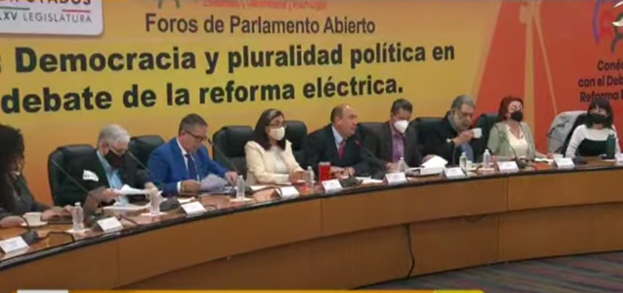 ‘El Fisgón’, Villamil, Fernanda Tapia y Pedro Miguel acuden a debate para apoyar Reforma Eléctrica