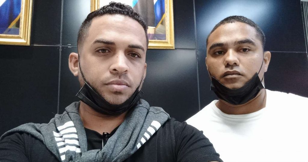 México entrega visas humanitarias a periodistas cubanos - periodistas-cubanos-esteban-rodriguez-y-hector-valdes-1024x538