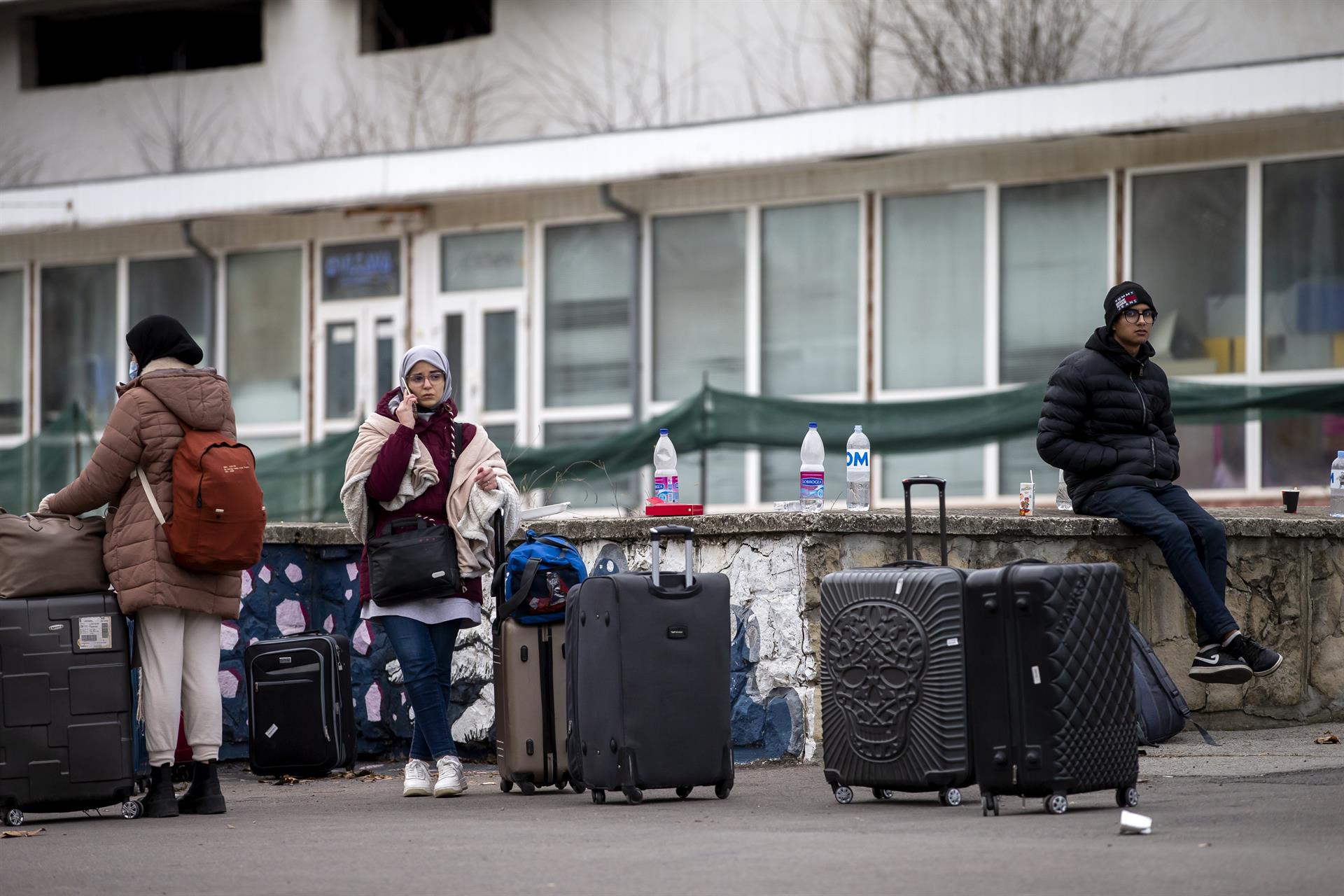 Al menos 500 mil personas huyeron de Ucrania a países vecinos