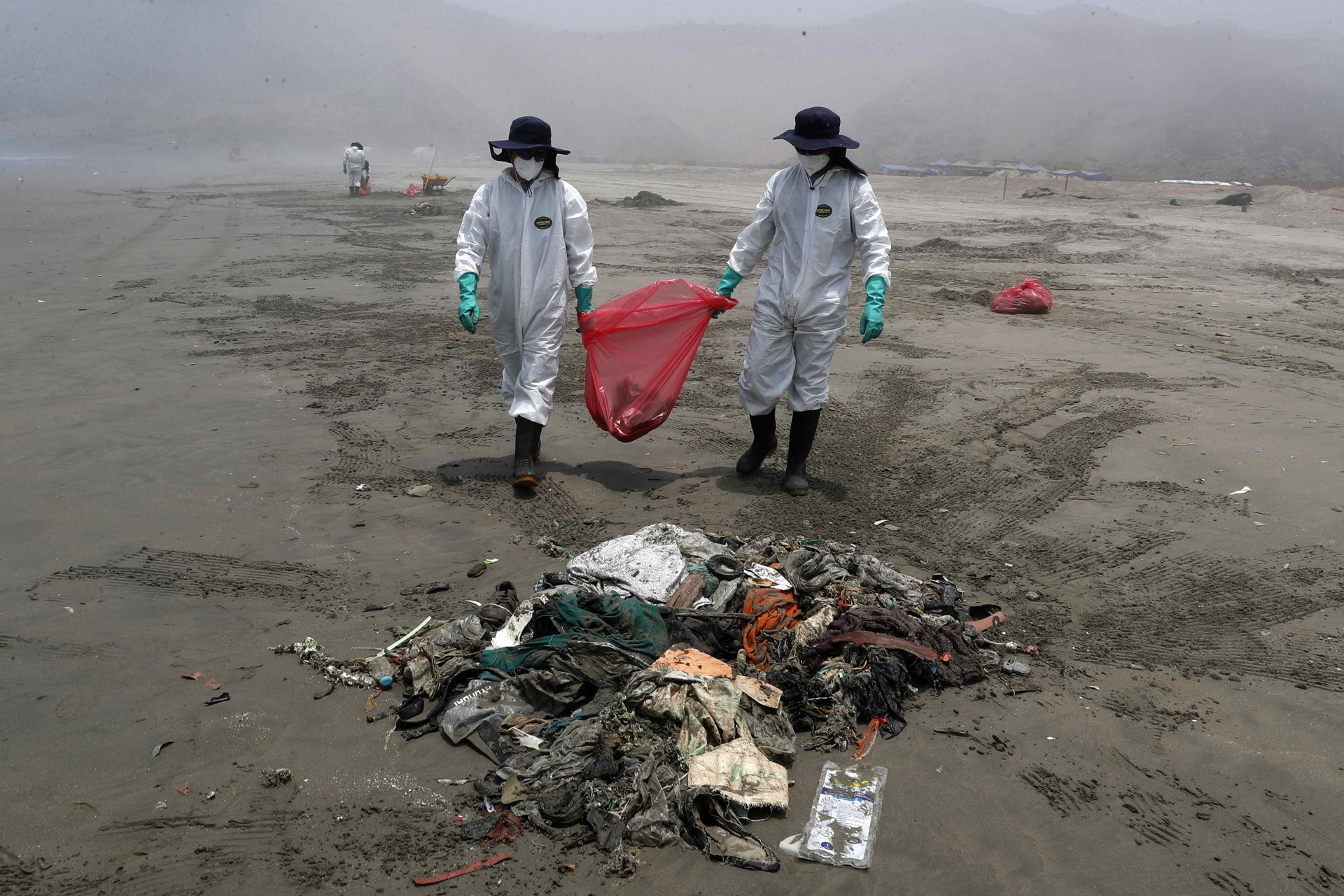 Un mes de daños y demoras desde el derrame de petróleo en Perú