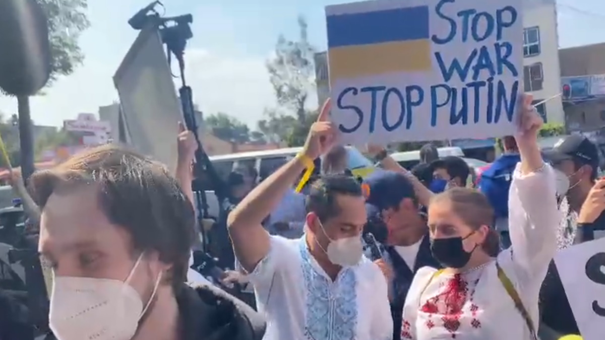 Ucranianos protestan ante la Embajada de la Federación de Rusia en Ciudad de México Ucranianos protestan ante la Embajada de la Federación de Rusia en Ciudad de México