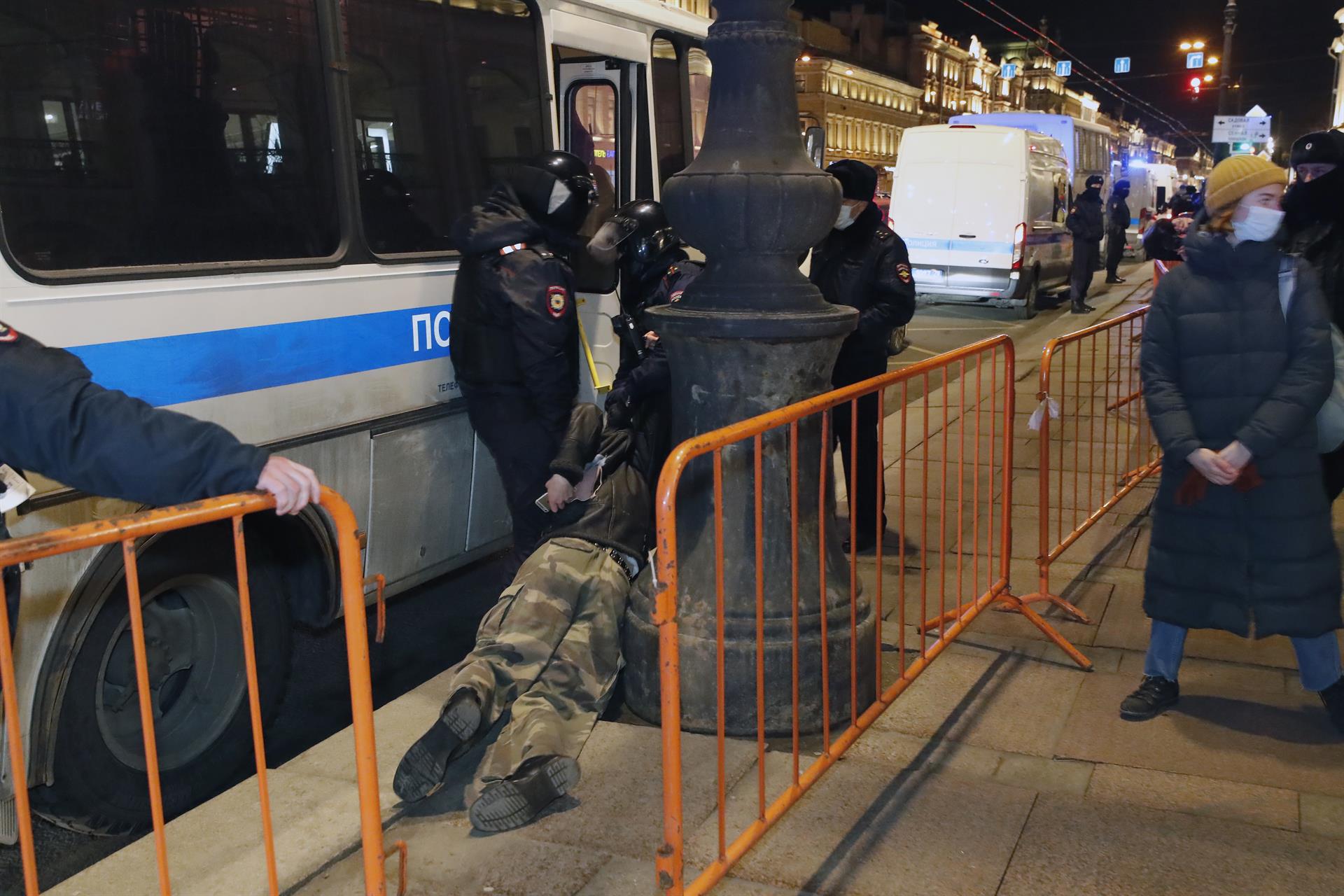 Más de 3 mil detenidos en Rusia en tres días de protestas contra guerra