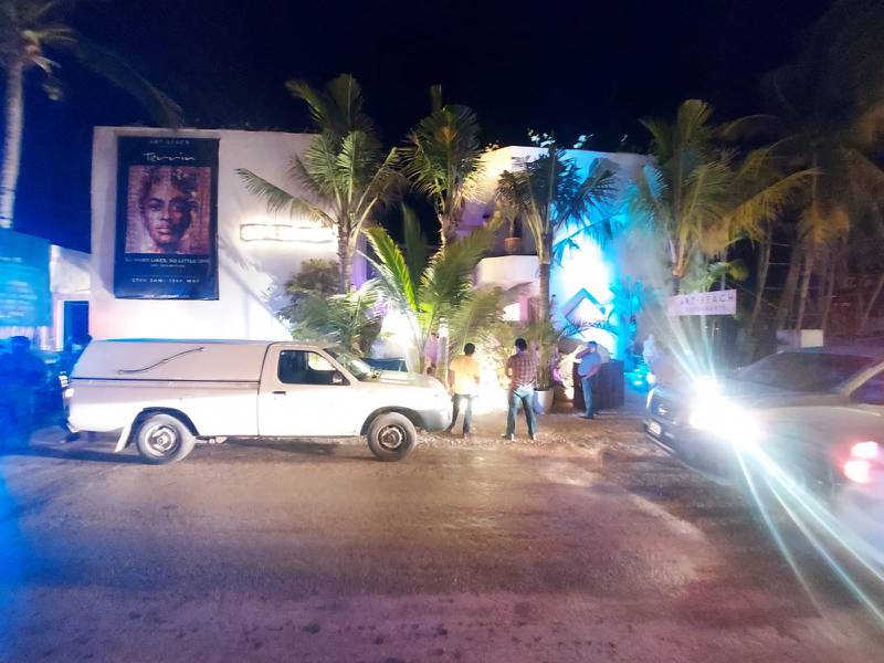 Asesinan a dos hombres en restaurante de lujo de Tulum Asesinan a dos hombres en restaurante de lujo de Tulum