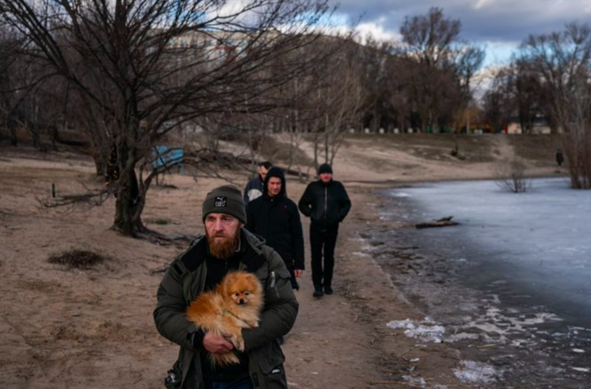 “La gente realmente no creía que esto iba a suceder”: Ucrania despierta ante ataque ruso