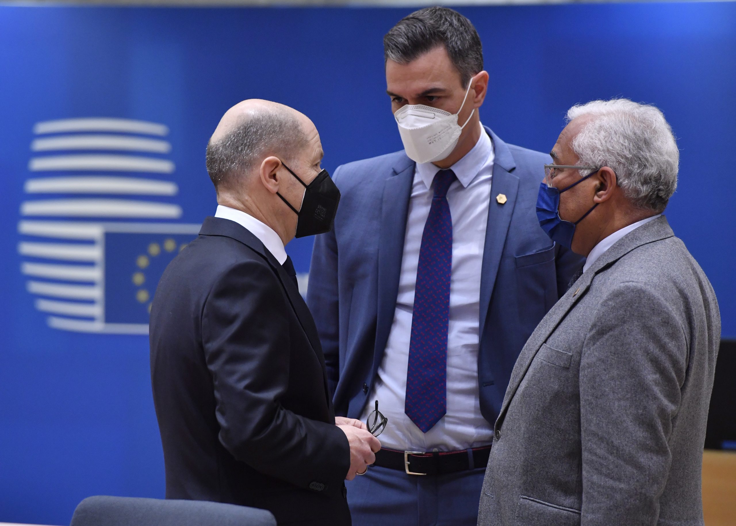 Líderes de la UE acuerdan sanciones adicionales contra Rusia Líderes de la UE acuerdan sanciones adicionales contra Rusia