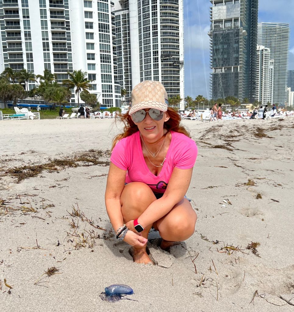 No tiene cerebro, flota libremente por el océano y es sumamente venenoso - whatsapp-image-2022-02-17-at-114719-965x1024