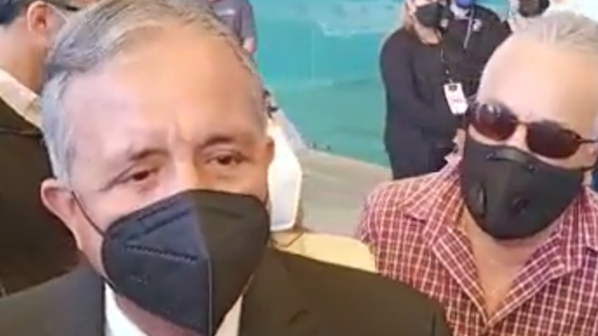 “¡Que no se hagan pendejos!”, alcalde de Culiacán estalla contra periodistas